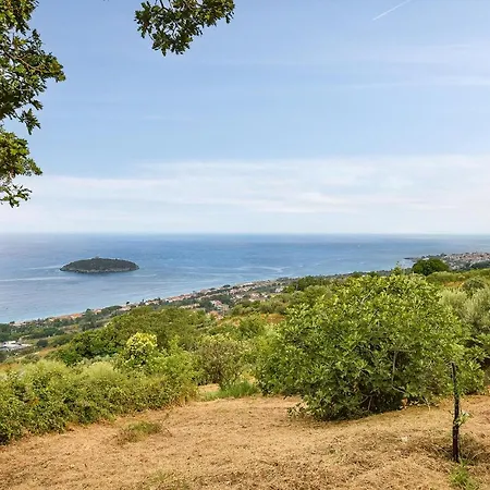 1 Bedroom Amazing In * Zambrone