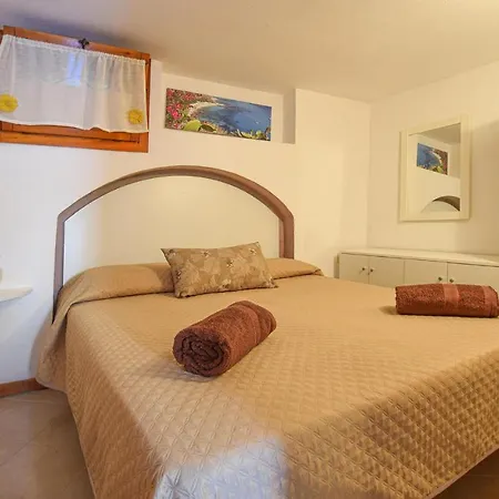 Beautiful In With Kitchen Apartment