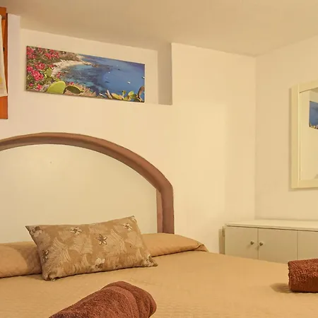 Apartment 1 Bedroom Amazing In *